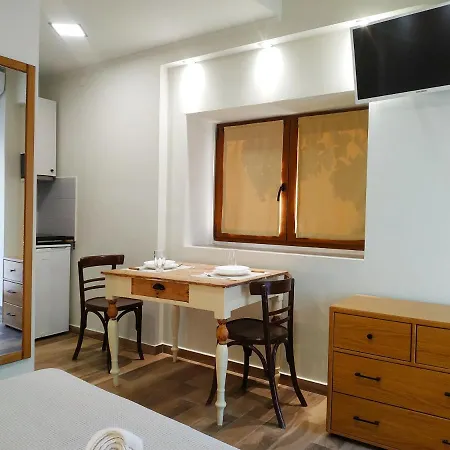 Sunny Days Apartment *